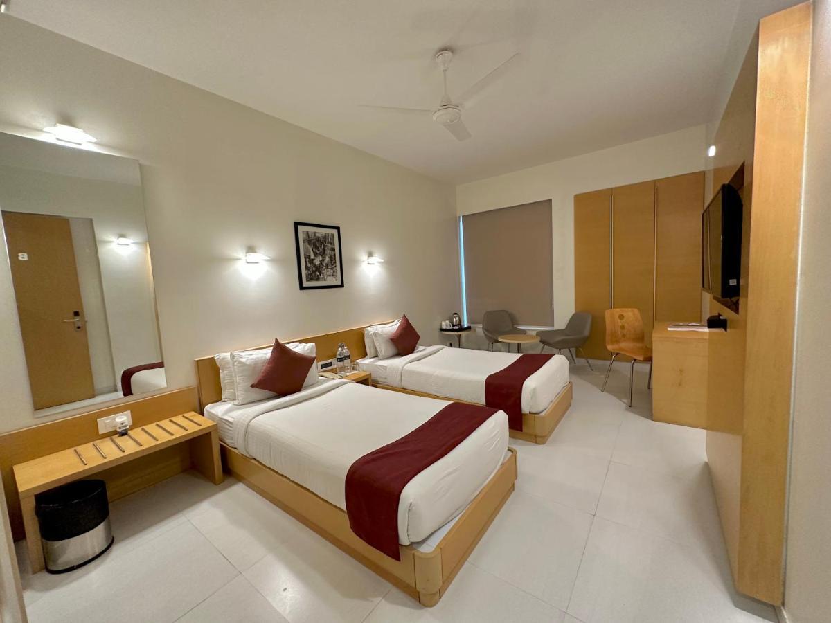 Quality Inn Patria Suites, Rajkot Εξωτερικό φωτογραφία