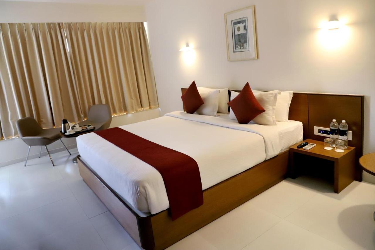 Quality Inn Patria Suites, Rajkot Εξωτερικό φωτογραφία