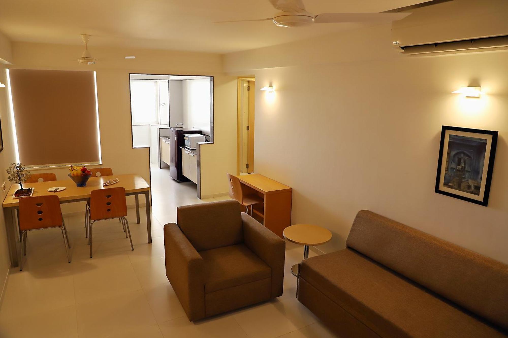 Quality Inn Patria Suites, Rajkot Εξωτερικό φωτογραφία