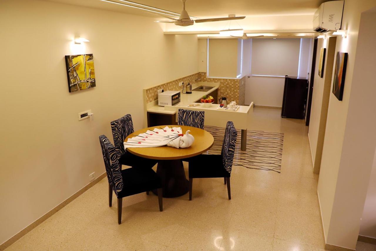 Quality Inn Patria Suites, Rajkot Εξωτερικό φωτογραφία