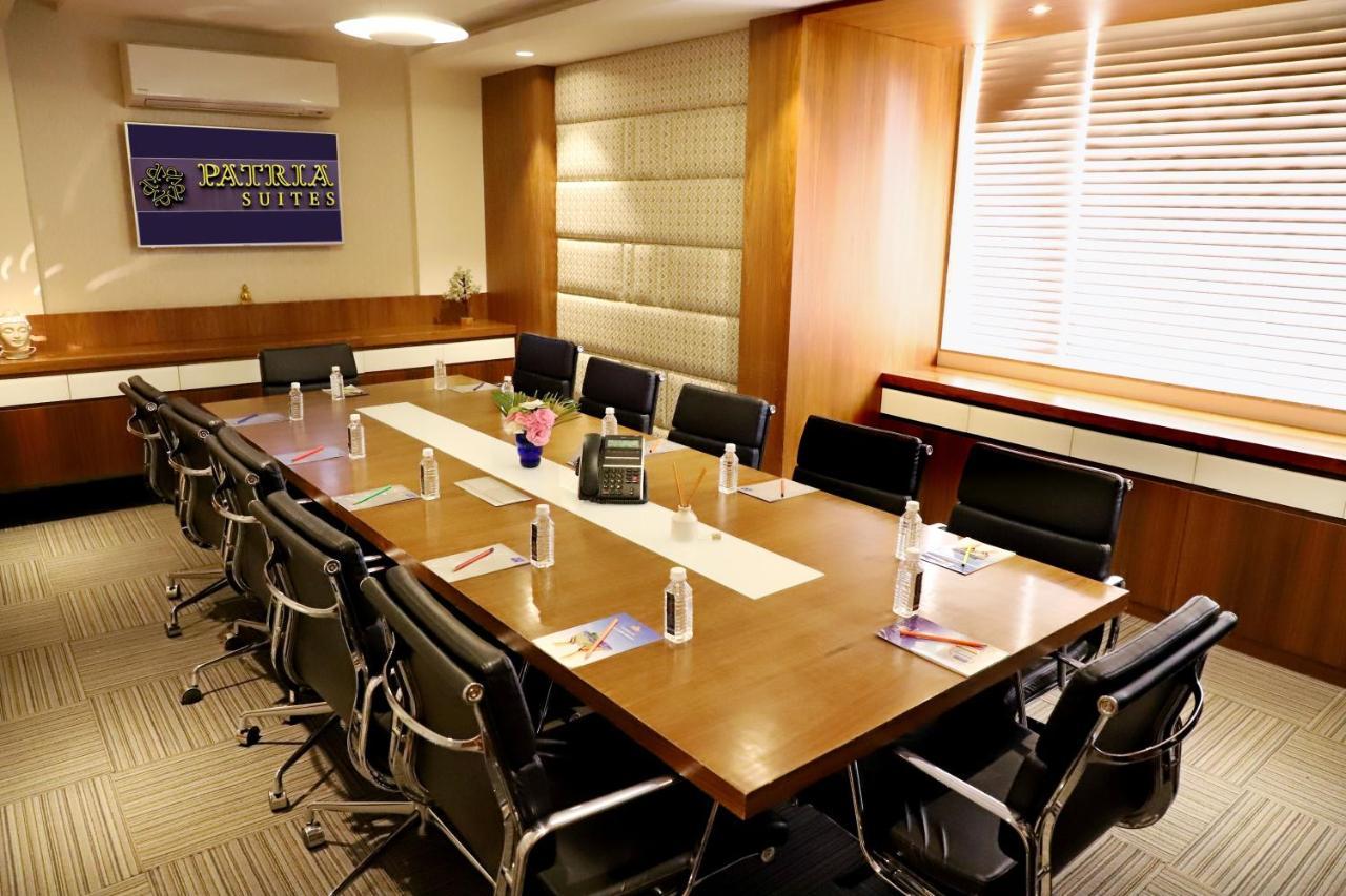 Quality Inn Patria Suites, Rajkot Εξωτερικό φωτογραφία