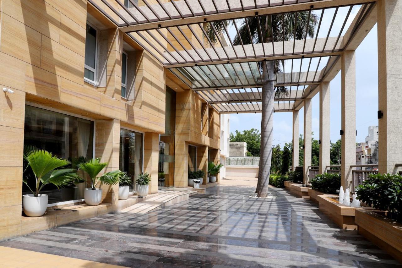 Quality Inn Patria Suites, Rajkot Εξωτερικό φωτογραφία