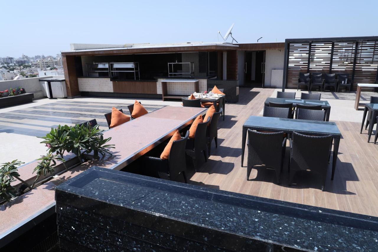 Quality Inn Patria Suites, Rajkot Εξωτερικό φωτογραφία